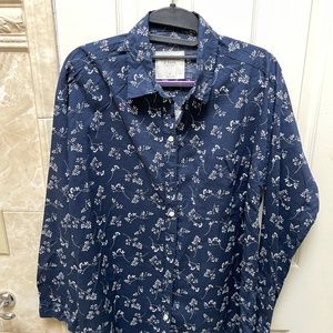 women Abercrombie & fitch button front casual shirt.( NWT)